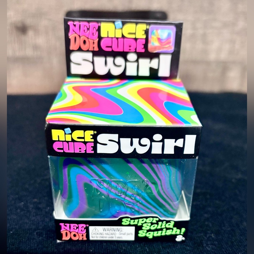 Nice Cube Swirl Super Solid Squish - Green & Blue Swirl